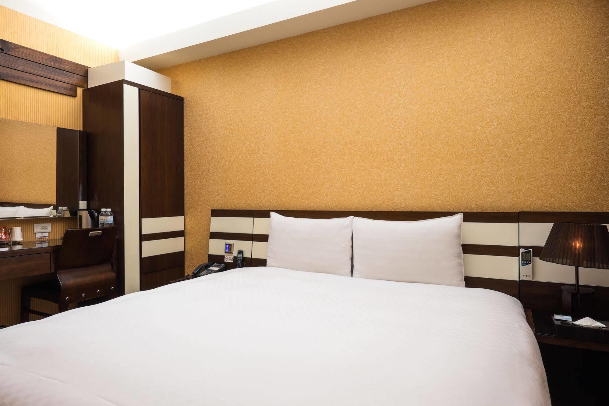 Talmud Hotel Gongyuan Taichung Eksteriør billede