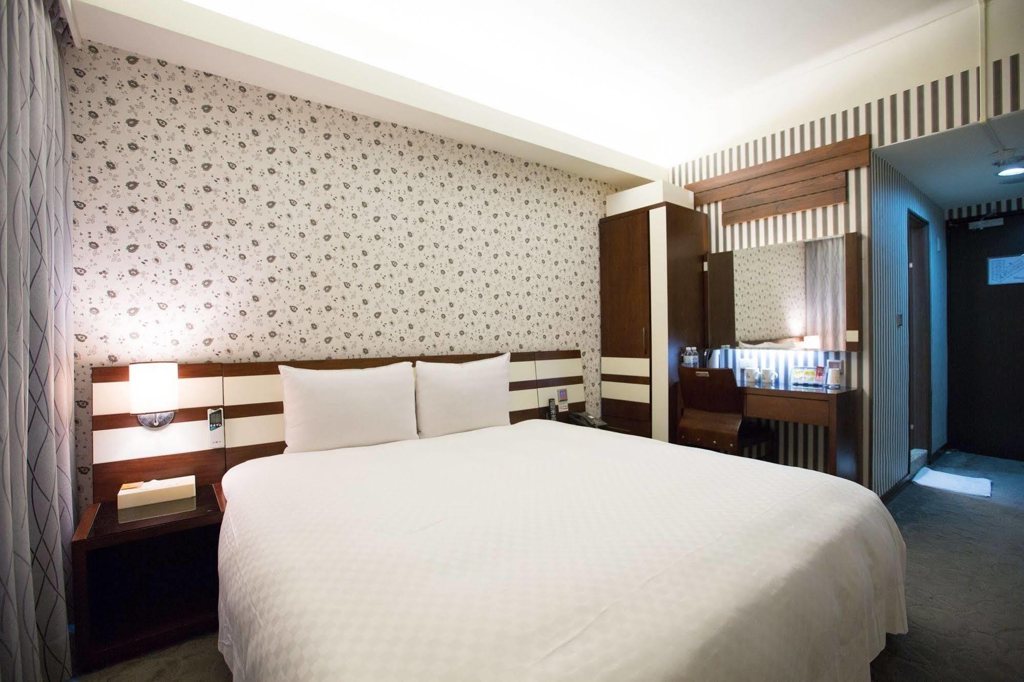 Talmud Hotel Gongyuan Taichung Eksteriør billede