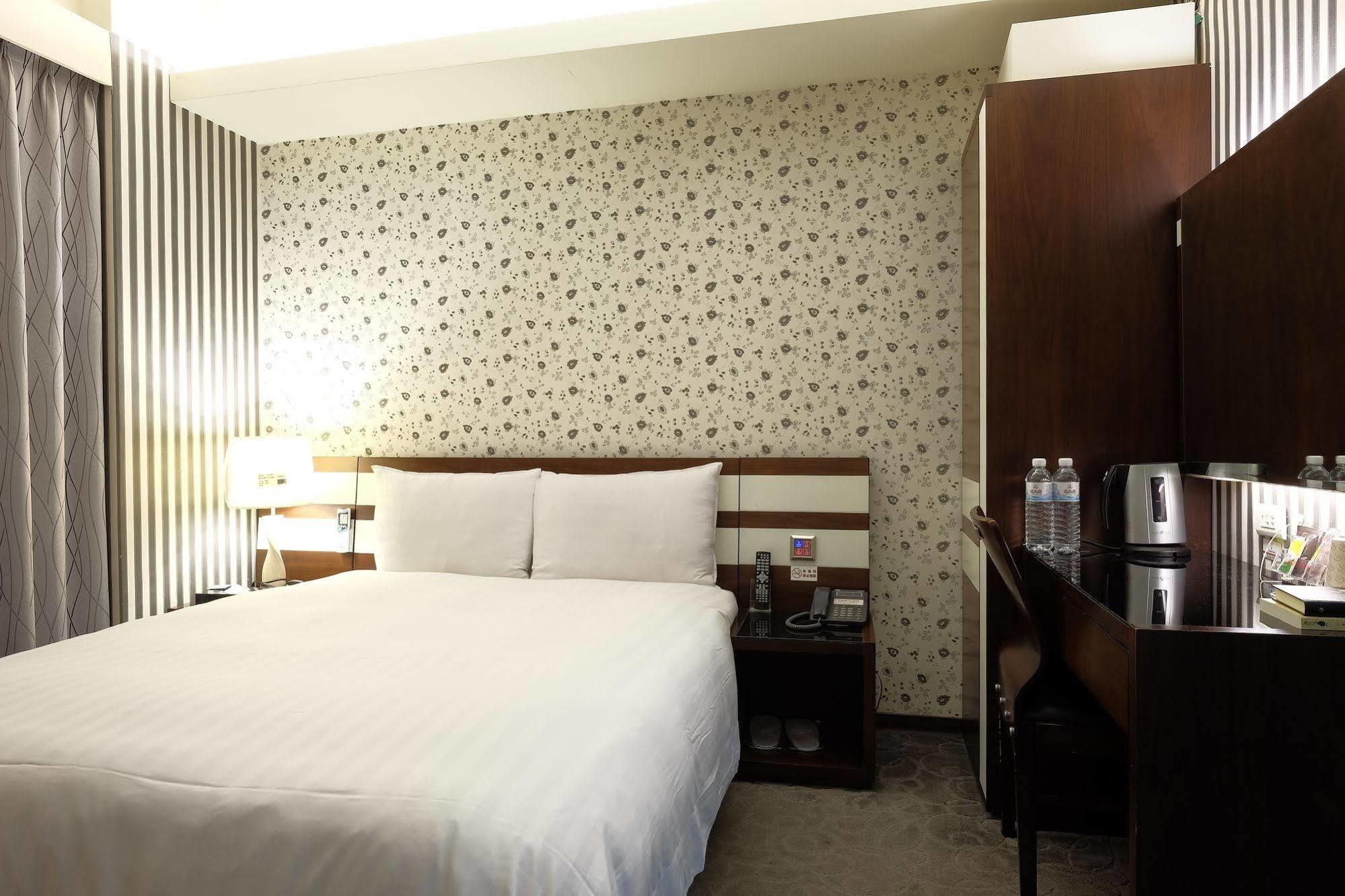Talmud Hotel Gongyuan Taichung Eksteriør billede